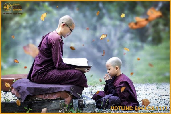 Giải Đáp: Tụng Kinh Trước Bàn Thờ Gia Tiên Có Được Không?