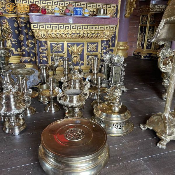 Giao tượng chân dung, đồ thờ các loại tại nhà thờ họ huyện Thạnh Phú - Bến Tre