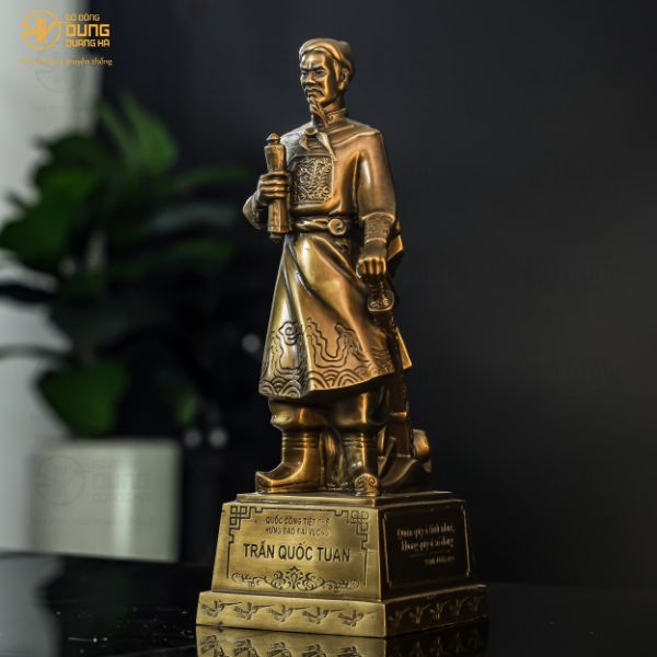 Điều Ít Ai Biết về Tượng đồng Trần Hưng Đạo 