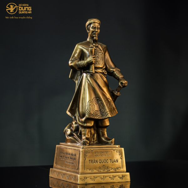 Điều Ít Ai Biết về Tượng đồng Trần Hưng Đạo 