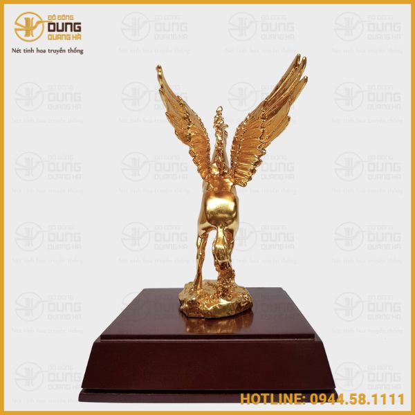 Tìm Hiểu: Tượng ngựa hợp với tuổi nào?