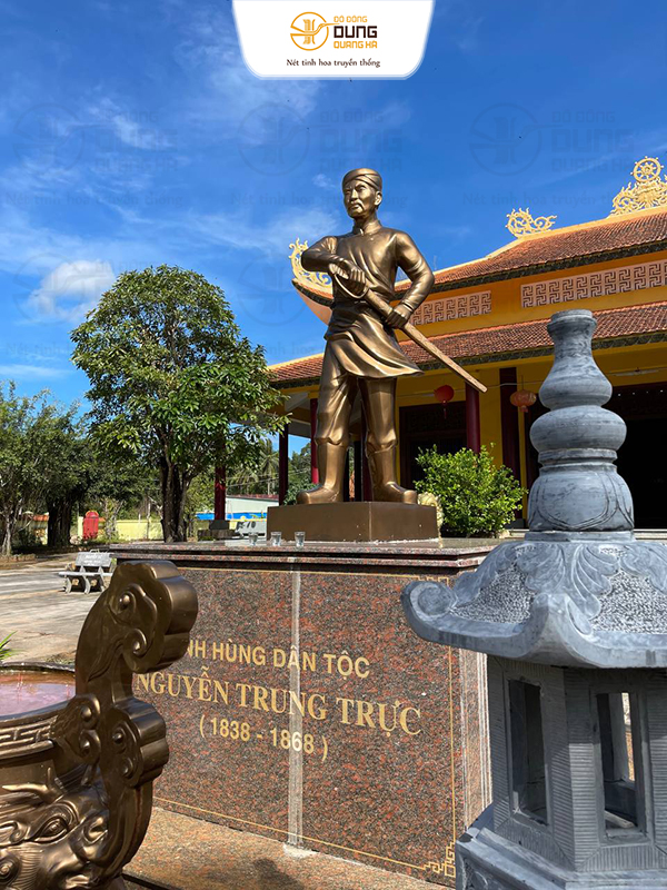 Lắp đặt tượng anh Hùng Nguyễn Trung Trực tại đình thờ Nguyễn Trung Trực - Cửa Cạn - Phú Quốc - Kiên Giang