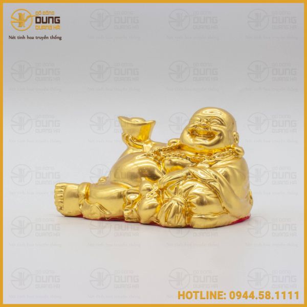 Tại sao nên đặt tượng Phật Di Lặc bằng đồng trên xe ô tô