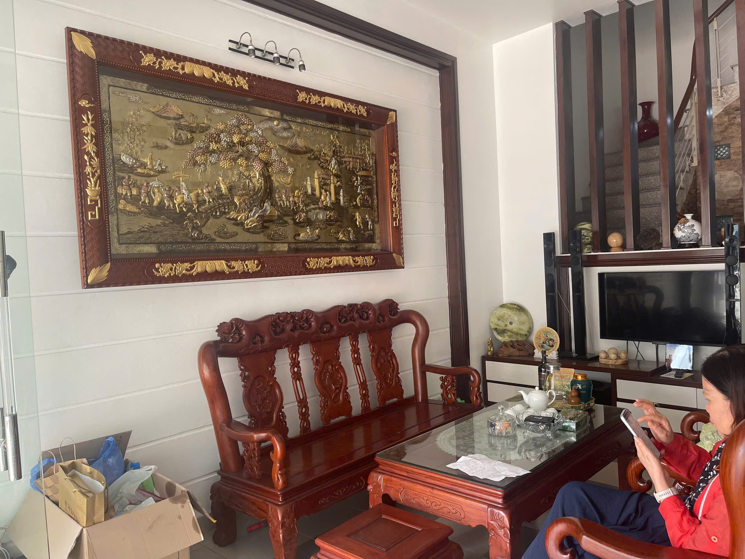 Đồ đồng Dung Quang Hà hoàn thiện lắp đặt bức tranh đồng Vinh Quy Bái Tổ dát vàng bạc tại TP Hải Dương