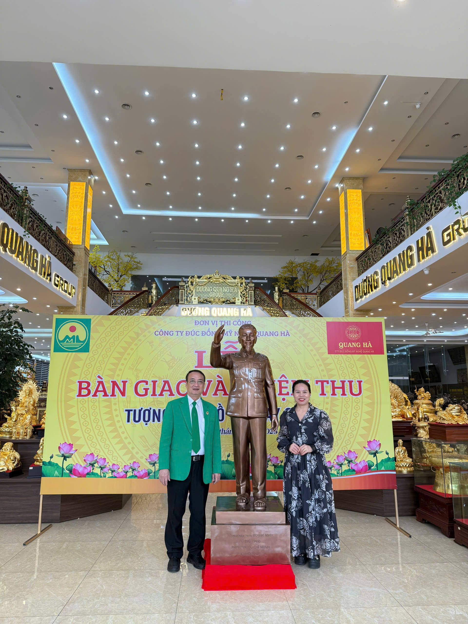 Hoàn thiện tượng chủ tịch Hồ Chí Minh cao 2m1, nặng ~800kg cho tập đoàn Mai Linh