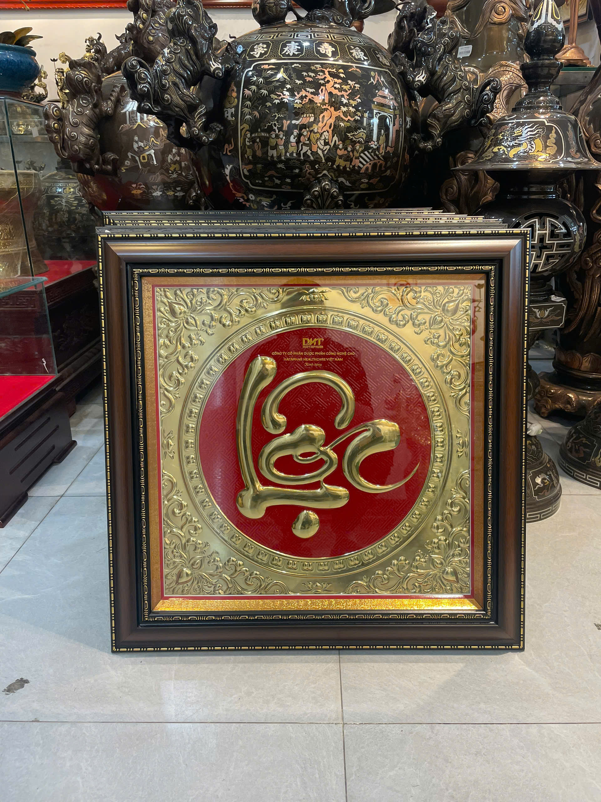 Đồ đồng Dung Quang Hà hoàn thiện và bàn giao 40 bức tranh chữ Lộc bằng đồng cho khách hàng tại Hà Nội