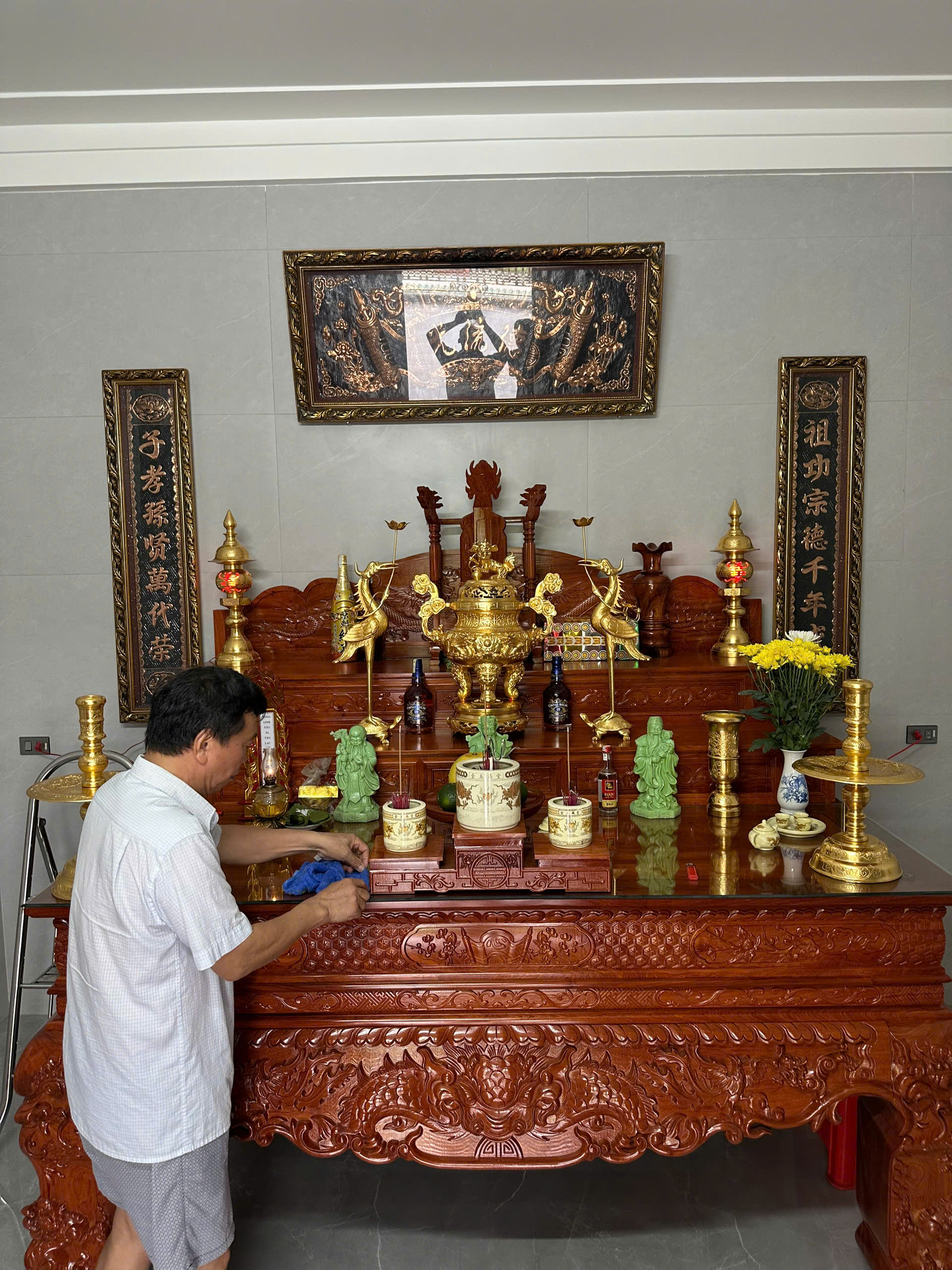 Đồ đồng Dung Quang Hà bàn giao bộ ngũ sự phụ kiện dát vàng tại Hà Tĩnh