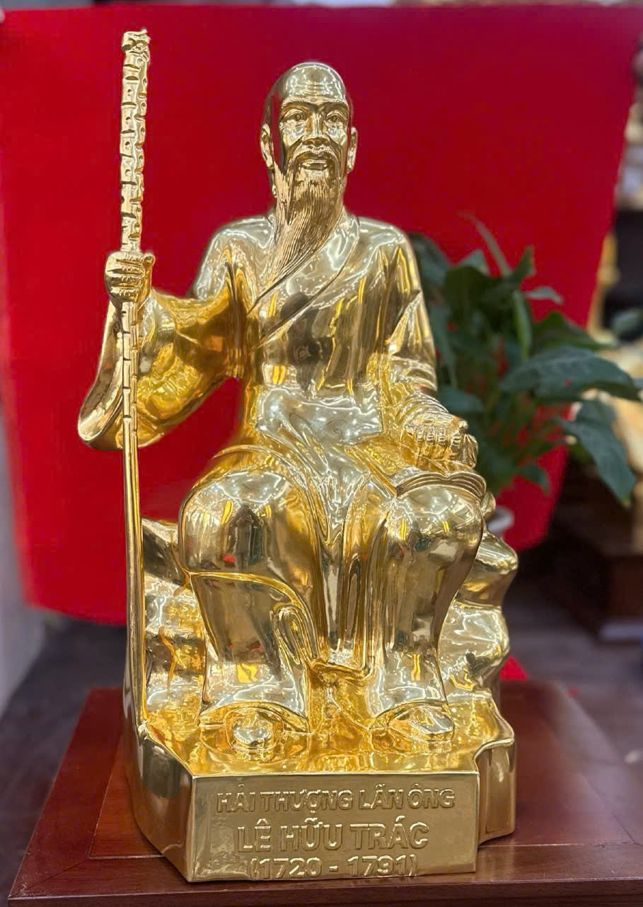 Dung Quang H&agrave; b&agrave;n giao tượng Hải Thượng L&atilde;n &Ocirc;ng