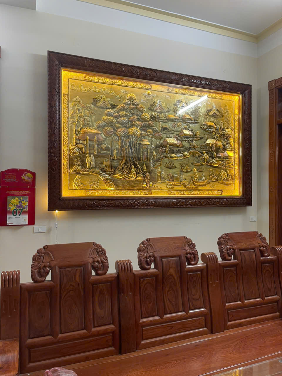 B&agrave;n giao v&agrave; lắp đặt Tranh Cội Nguồn Qu&ecirc; Hương 2m75 x 1m72 tại H&agrave; Nam