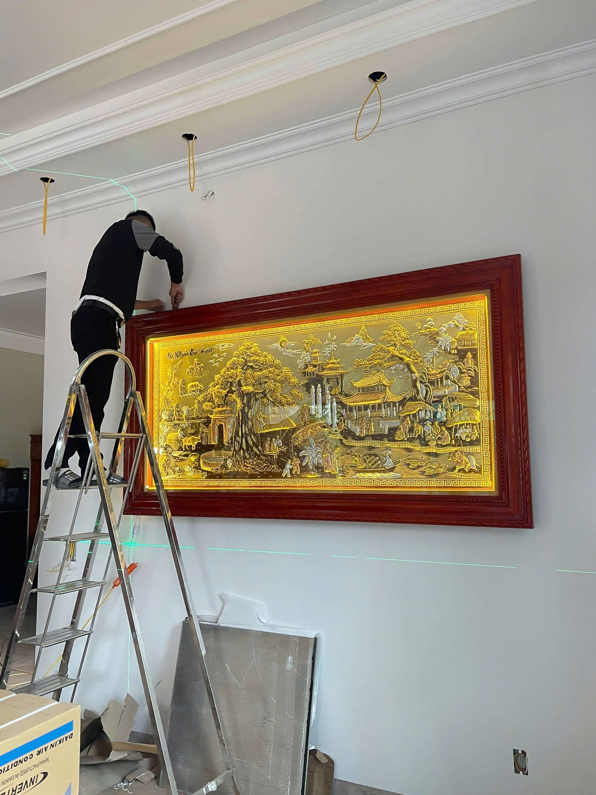 Dung Quang H&agrave; Lắp đặt tranh Cội Nguồn Qu&ecirc; Hương bằng đồng cao 1m2, d&agrave;i 2m3 tại Hải Hậu &ndash; Ninh B&igrave;nh