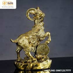 Tượng dê cõng dải tiền bằng đồng vàng cao 27cm