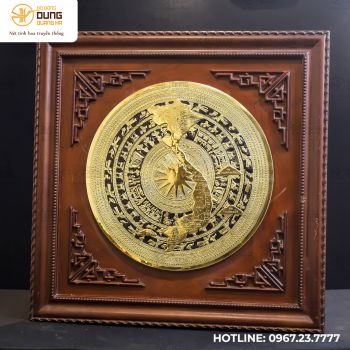 Tranh mặt trống đồng bằng đồng vàng nền đen đường kính 50cm khung gỗ 80x80cm