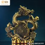 Tượng rồng nhả ngọc bằng đồng vàng kích thước 40x35x20cm