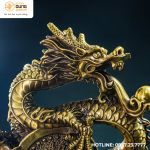 Tượng rồng nhả ngọc bằng đồng vàng kích thước 40x35x20cm