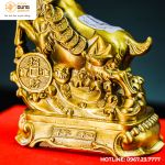 Tượng dê ngậm dải tiền bằng đồng vàng kích thước 13x17cm