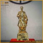 Tượng Trần Hưng Đạo đồng vàng mạ vàng cao 30cm ngang 11cm