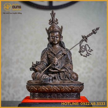 Tượng Liên Hoa Sanh đồng vàng hun đen 30cm