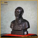 Tượng Bác Hồ  bán thân đồng đỏ làm màu xi nâu cao 25cm ngang 20cm
