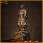 Tượng Trần Hưng Đạo đồng đỏ khảm tam khí cao 38cm