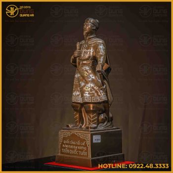 Tượng Trần Hưng Đạo đồng đỏ khảm tam khí cao 38cm