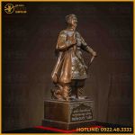 Tượng Trần Hưng Đạo đồng đỏ khảm tam khí cao 38cm