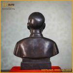Tượng Bác Hồ  bán thân đồng đỏ làm màu xi nâu cao 25cm ngang 20cm