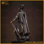 Tượng Trần Hưng Đạo đồng đỏ khảm ngũ sắc cao 38cm