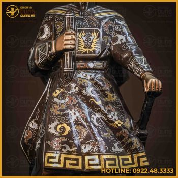 Tượng Trần Hưng Đạo đồng đỏ khảm ngũ sắc cao 38cm