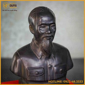 Tượng Bác Hồ  bán thân đồng đỏ làm màu xi nâu cao 25cm ngang 20cm