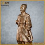 Tượng Trần Hưng Đạo đồng đỏ cày nổi cao 38cm ngang 12cm