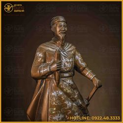 Tượng Trần Hưng Đạo đồng đỏ khảm tam khí cao 38cm
