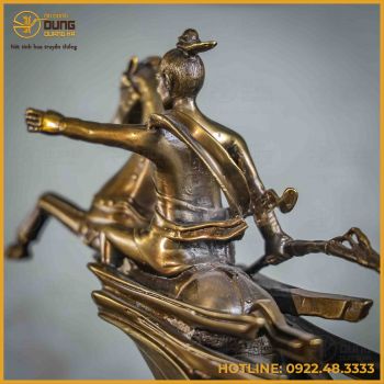 Tượng Thánh Gióng đồng vàng hun cao 35cm