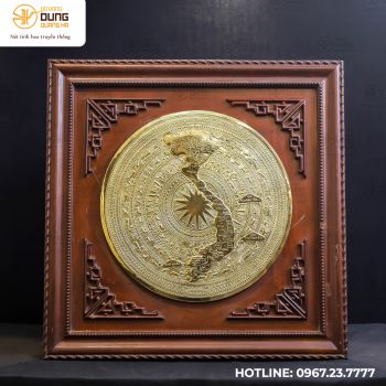 Tranh mặt trống có bản đồ bằng đồng vàng đường kính 50cm khung gỗ 80x80cm