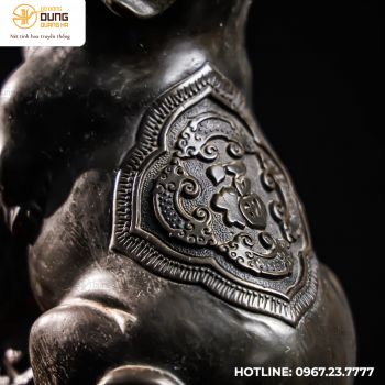 Tượng chó như ý bằng đồng vàng hun đen kích thước 24x30cm