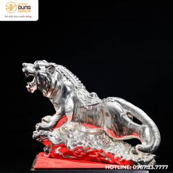 Tượng hổ Như Ý bằng đồng vàng mạ bạc kích thước 34x25cm