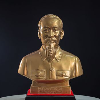 Nhận đúc tượng đồng Bác Hồ – Lưu giữ giá trị hàng trăm năm