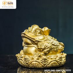 Tượng Thiềm Thừ cõng thỏi Kim Nguyên Bảo bằng đồng vàng