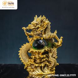 Tượng rồng vờn ngọc bằng đồng vàng cao 35cm ngang 24cm sâu 13cm