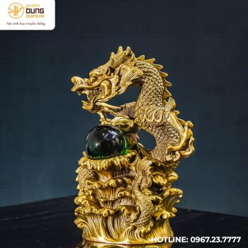 Tượng rồng vờn ngọc bằng đồng vàng cao 35cm ngang 24cm sâu 13cm
