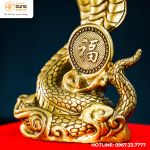 Tượng rắn chữ Phúc bằng đồng vàng kích thước 12x18cm