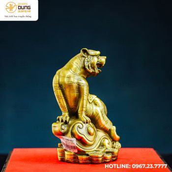 Tượng hổ Như Ý bằng đồng vàng kích thước 15x13cm