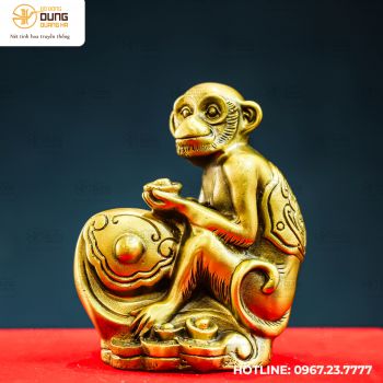 Tượng khỉ Như Ý bằng đồng vàng kích thước 13x10cm