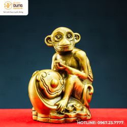 Tượng khỉ Như Ý bằng đồng vàng kích thước 13x10cm
