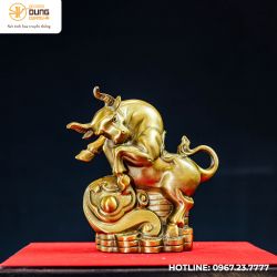Tượng trâu Như Ý bằng đồng vàng kích thước 15x13cm