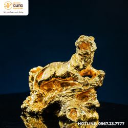 Hộp bút hổ bằng đồng vàng mạ vàng tĩnh điện cao 23cm