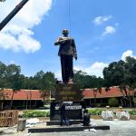 Lắp đặt và hoàn thiện tượng Bác Hồ cao 8m nặng 12 tấn tại địa đạo Củ Chi - TP Hồ Chí Minh