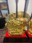 Hoàn thiện và bàn giao bộ ba tượng khỉ, heo, dê đồng vàng dát vàng