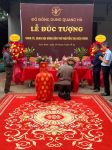 Tiếp đón đoàn khách về xưởng dự lễ đúc tượng Chế thắng Phu nhân Nguyễn Thị Bích Châu