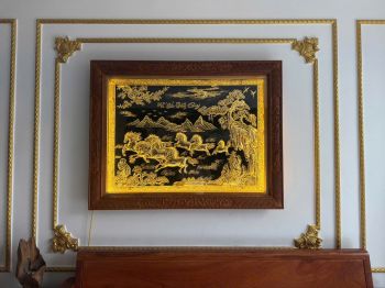 Bàn giao tranh mã đáo mạ vàng khung gỗ hương kích thước 1m4x1m08 tại Hải Phòng