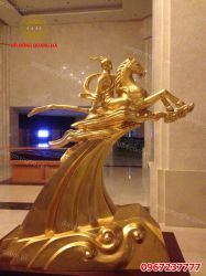 Tượng Thánh Gióng bằng đồng thếp vàng 9999